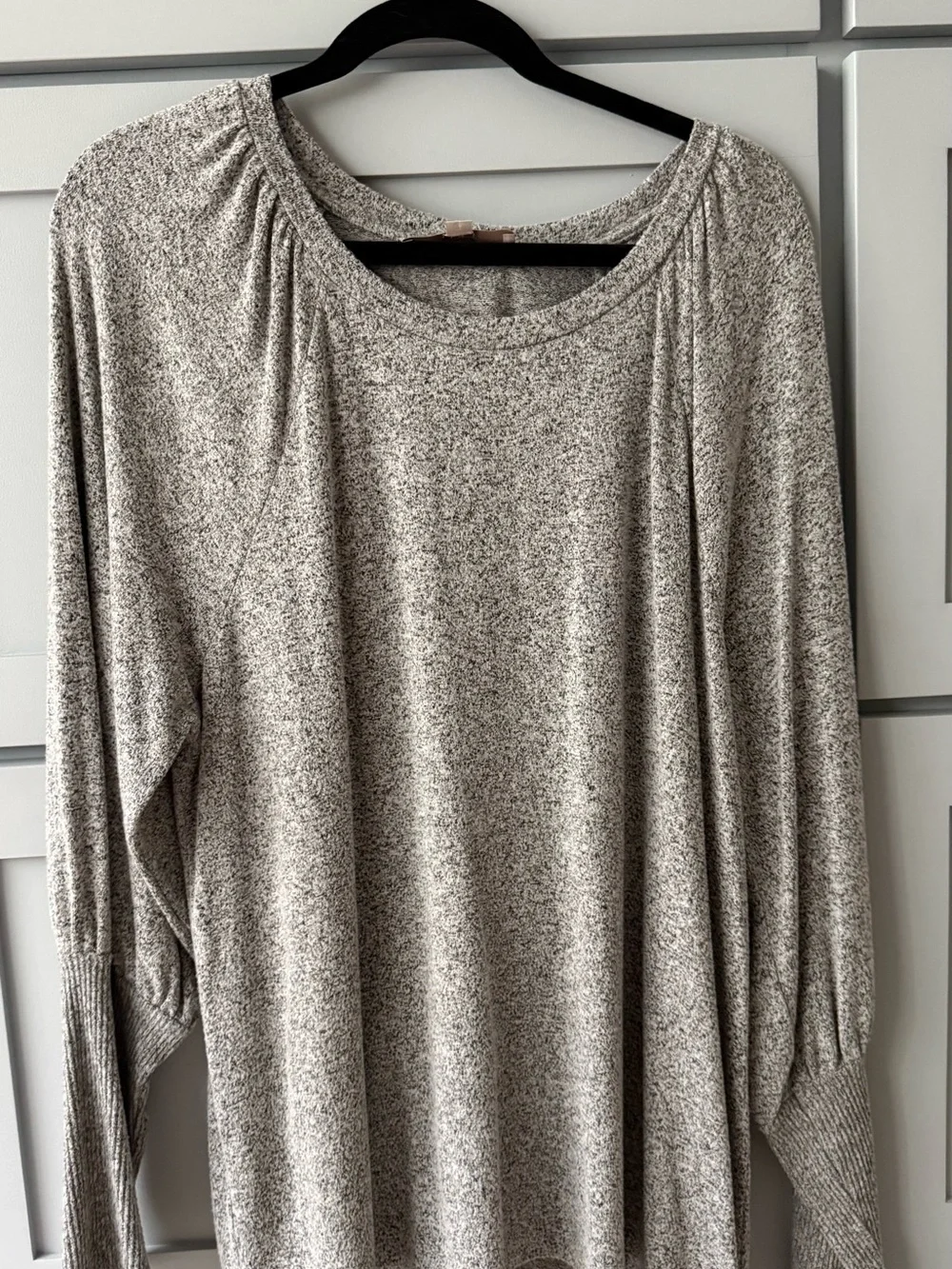 LOFT Gray Speckled Gathered-Neck Long Sleeve Top
